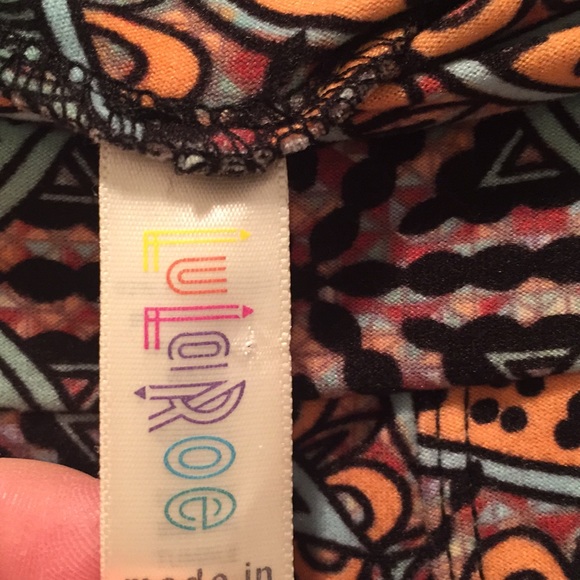 LulaRoe one size leggings - Picture 3 of 3